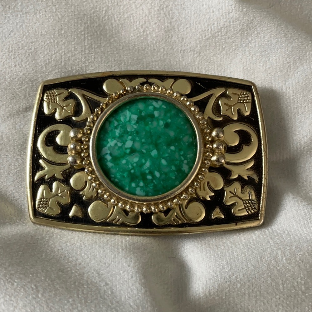 Ladies or man’s belt buckle.